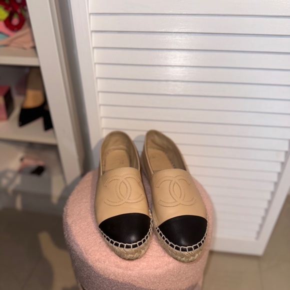 Classic chanel espadrilles - Picture 2 of 5